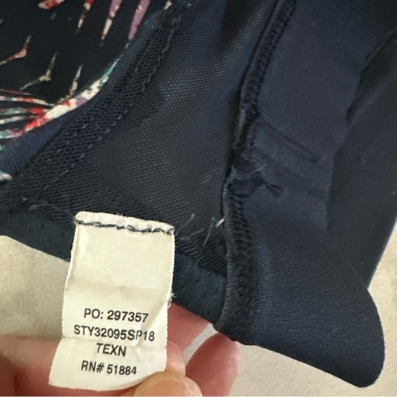 Patagonia Womens Switchback Sports Bra Cross-back Floral Gym Wear -‎ Small - Picture 8 of 10